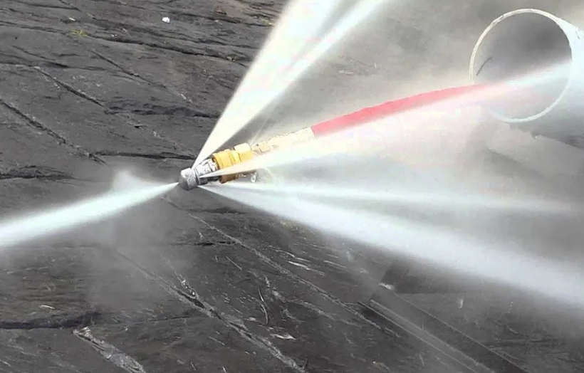drain-hydro-jetting-with-high-pressure-water-to-remove-tough-blockages